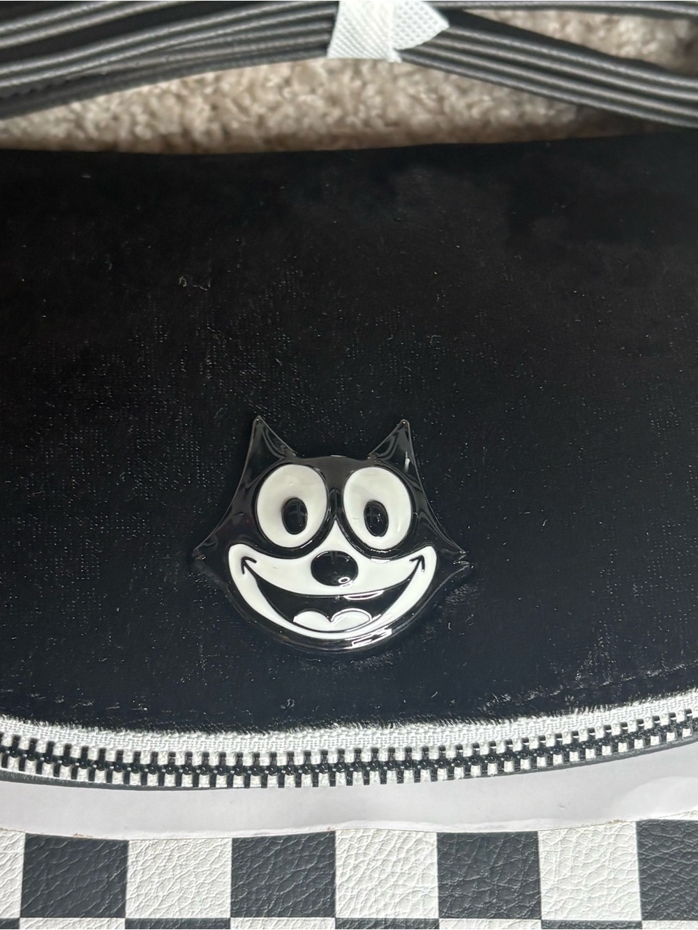 Loungefly Felix The Cat Crossbody Bag - Picture 8 of 9